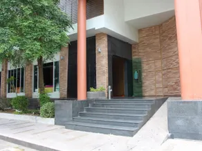 Twin Hotel - Image 3