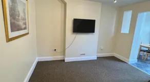 Shine Lodge - Image 2
