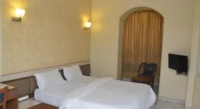 HOTEL ASHRAY INTERNATIONAL, SION - Near BKC - Image 4