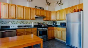 Elegant and Comfortable Stay - Image 4