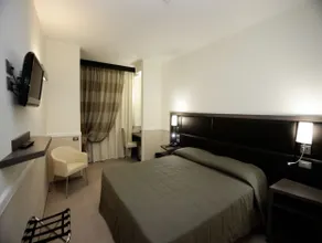 Hotel Artis - Image 4