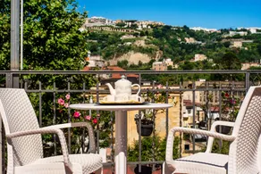Lodge adapté aux familles avec internet haut débit | Proche Piazza del Plebiscito | Vue ville - Image 2
