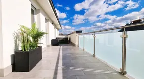 Diamond Luxury Apartment - Image 5