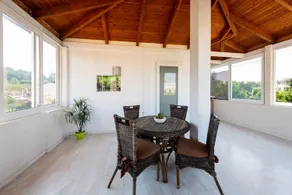 Nicole's garden villa - Image 3