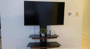 Spacious Updated 1 Bedroom Apartment - Image 5