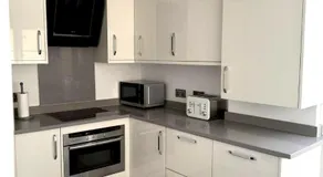 Cosy Central Colchester Home by Castle Park - Image 3