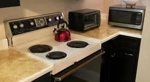 Historic Upstairs Apartment - Image 3