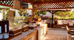 Sunny Garden Aparthotel - Image 4