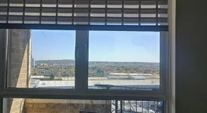 Bright & Modern Flat with Skyline Views - Image 4