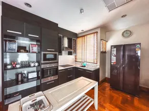 Chez Moi Bangkok Private Executive Residence Sukhumvit 26 - Image 3