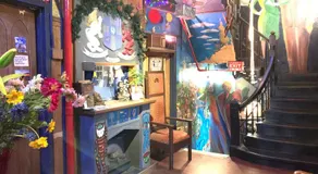Carlton Arms Hotel - Image 2