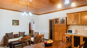 Loutra Holiday House - Image 3