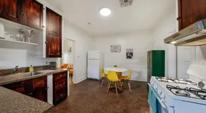 Close to U of A, Stylish and Cozy, 1 BR 1 BA, Porch - Image 2