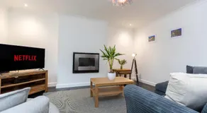 Contractor Stay - 4 Beds Games Room Secure Parking - Image 2