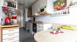Veeve - The Salon in the Sky - Image 4