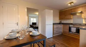 Large 4BR House - Easy Access to Manchester & Liverpool - Image 2