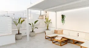 Aurluna Luxury Suites - Image 2