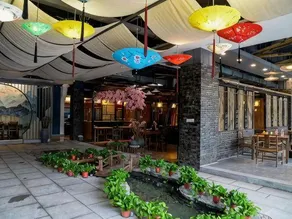 Sanhe International Hotel - Image 3