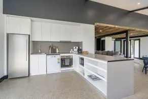 Charming & Spacious 4BR Retreat - Image 5