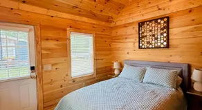 Saratoga Cabins - Image 2