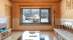 Hanok stay under the golden sky in Yangpyeong - Image 2