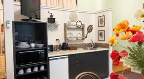 Gold and Grapes Garden Suites - Image 3