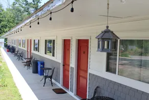 Yankee Trail Motel - Image 4