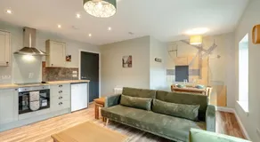 Stunning upper villa stay in the City! - Image 3