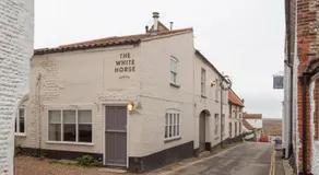 The White Horse Blakeney - Image 4