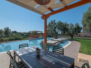 Villa in Prinos with Pool near Beach - Image 2