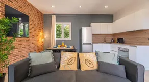 SUPERBE APPARTEMENT AVEC BALCON PROCHE MONACO - Image 2