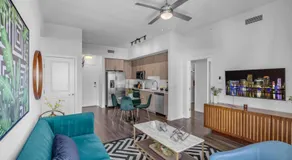 Luxury 2BR with City Views on Biscayne Blvd - Image 2