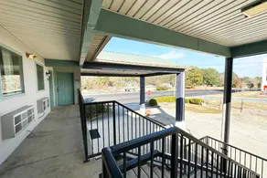 Garden Inn & Suites - Image 4