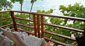 Jungle Hill Beach Bungalow - Image 5