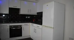 Redwood House - Image 4