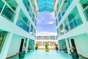 BJ Beachfront Hotel - Image 3