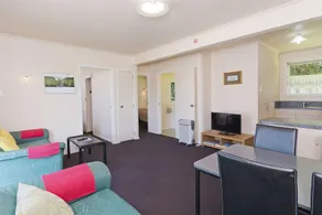 Garden Court Motel & Backpackers - Image 3