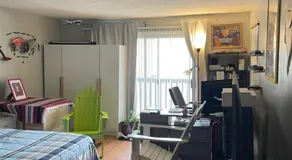 Shared Space with Private room in Beautiful Lakefront Apartment - Image 2
