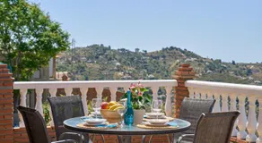 Ruhiges Ferienhaus Cortijo la Encina mit Pool, Klimaanlage, WLAN und Terrassen - Image 5