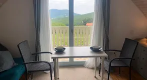 Vine Cottage - Image 2