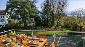 Apartment near Lake Zurich with Garden, Terrace & Parking - Image 2