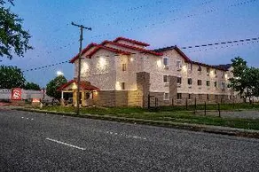 Super Value Inn Portsmouth/Olde Town Area Hotel - Image 5