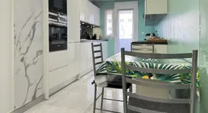 Chez Vélia Grand 4 pièces, parking privé et emplacement idéal - Image 3