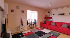 Luxury Studio Apartment - Image 2
