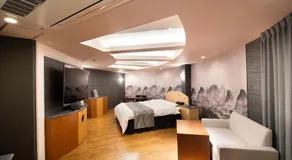 Hotel S - Image 2