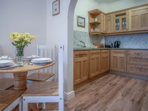 Arcadia - 1 Bedroom Apartment - Tenby - Image 3
