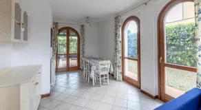 Villa vicino al mare con giardino e parcheggio - Image 2