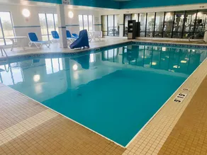Holiday Inn Express and Suites Detroit North-Troy by IHG - Image 2