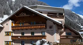 Hotel Garni Tyola - Image 5