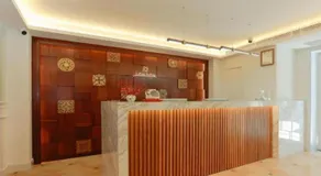 London Hotel - Image 2